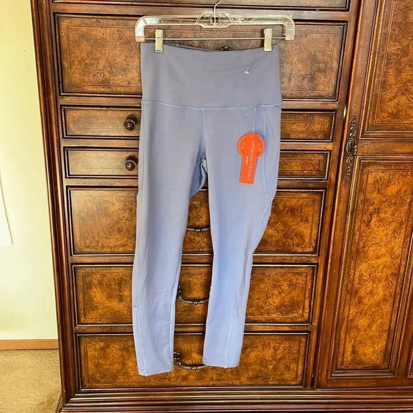Nwt Adrienne Vittadini light purple woman’s workout leggings - Picture 1 of 13